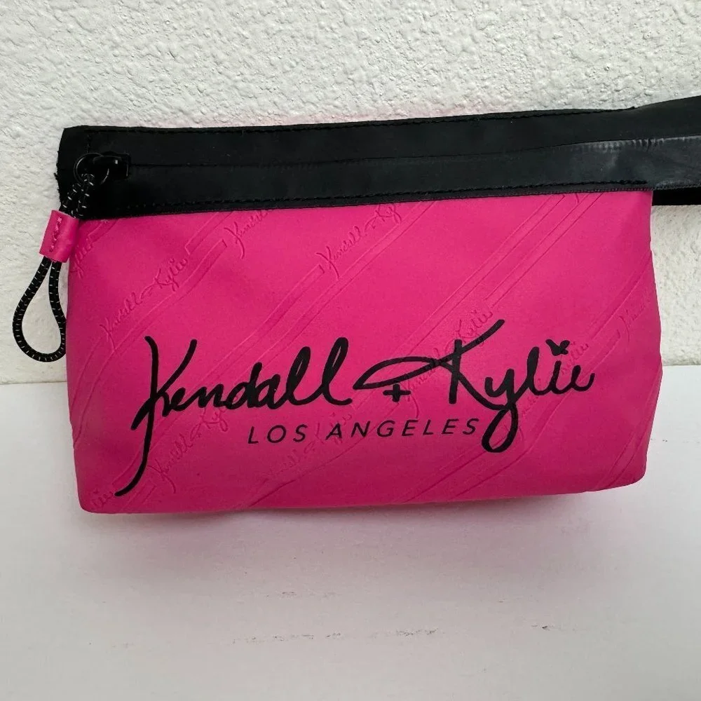 NWOT Kendall & Kylie Pink Cosmetic bag Beauty bag  Makeup Stylish Waterproof